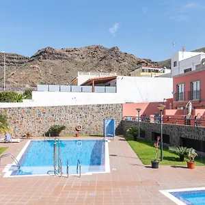 home2book-comfy-apt-puerto-rico-poolterrace.in-canary-islands.com/